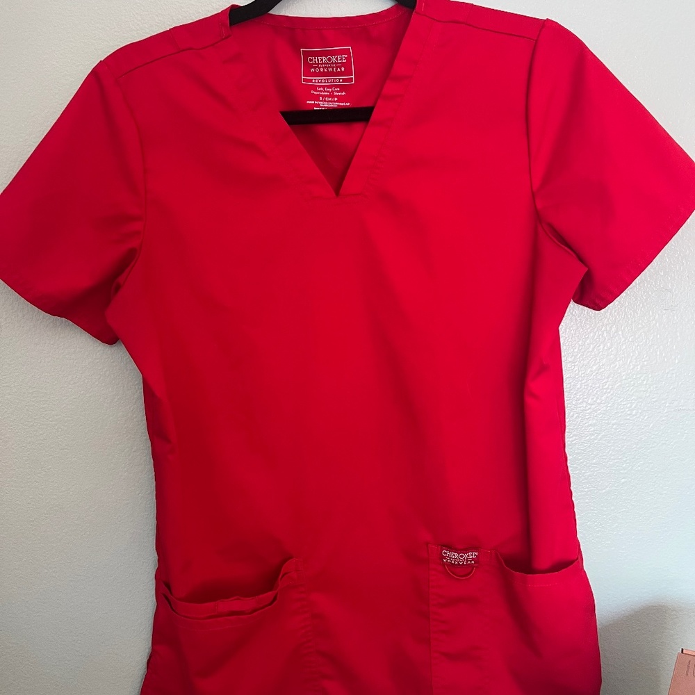 Cherokee Red scrub set